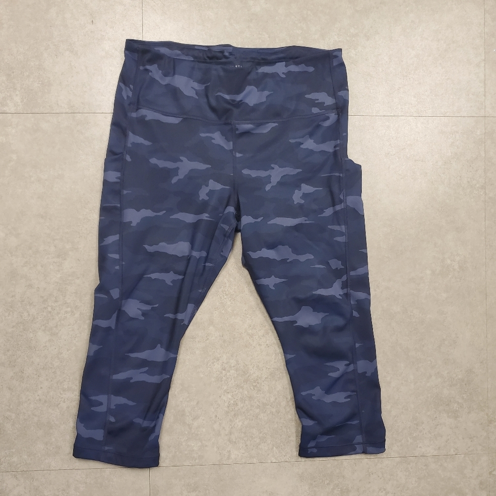 Athleta Women's Workout Tights athletic Large Petite LP Blue Camouflage